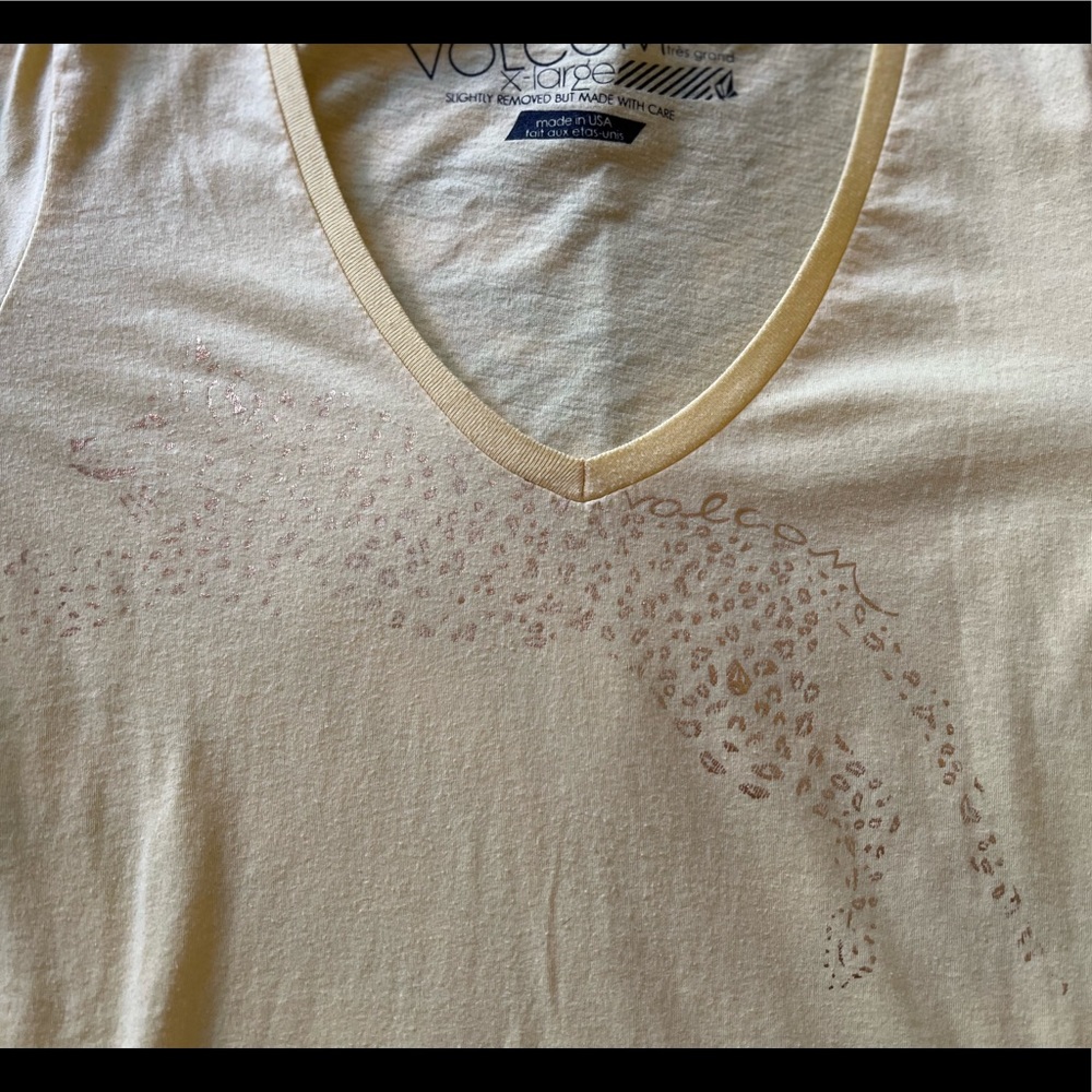 Volcom Gold Metallic Leopard/Animal Print Yellow V-Neck Y2K/Skate - Junior's XL